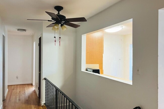 Building Photo - 3900 Laurel Rd