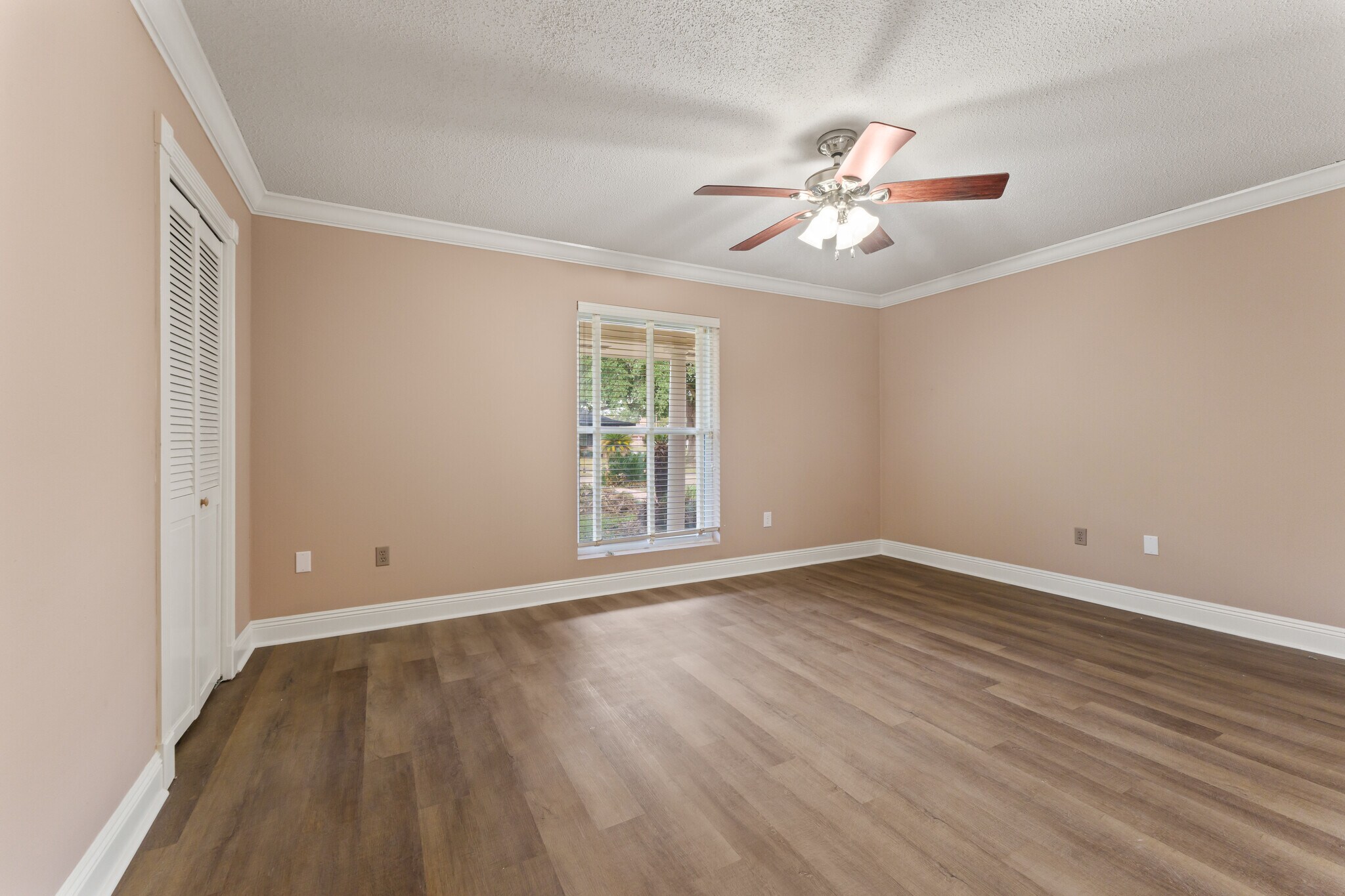 Building Photo - 601 Rue Cannes