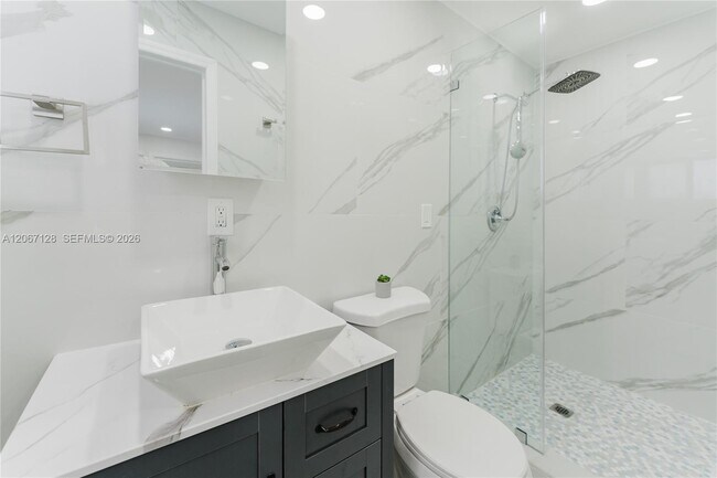 Building Photo - 481 NE 51st St