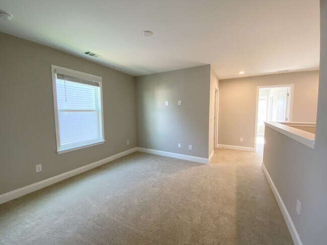 Building Photo - Five Bedroom, Single Family Home in Malind...
