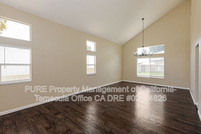Building Photo - 44709 Lorraine Dr