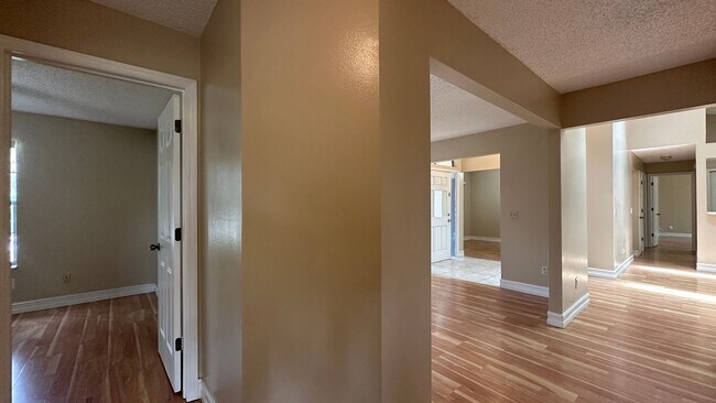 Building Photo - 487 Carrigan Ave