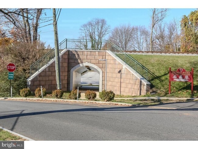 Building Photo - 100 E Glenolden Ave