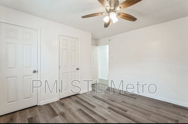 Building Photo - 872 Valencia Ave