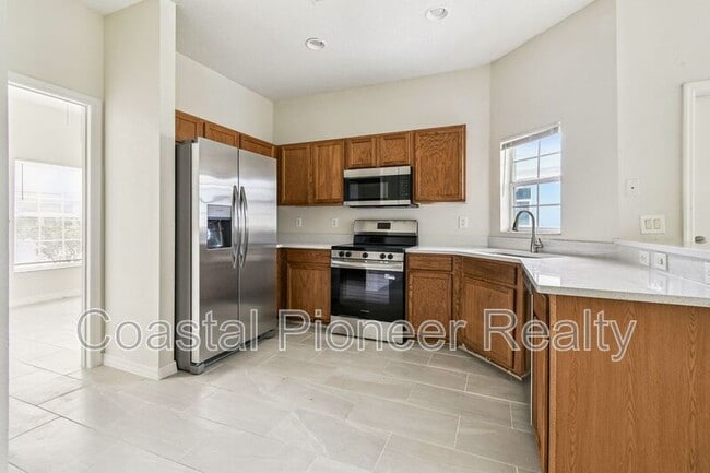 Building Photo - 6723 Lake Camden Way