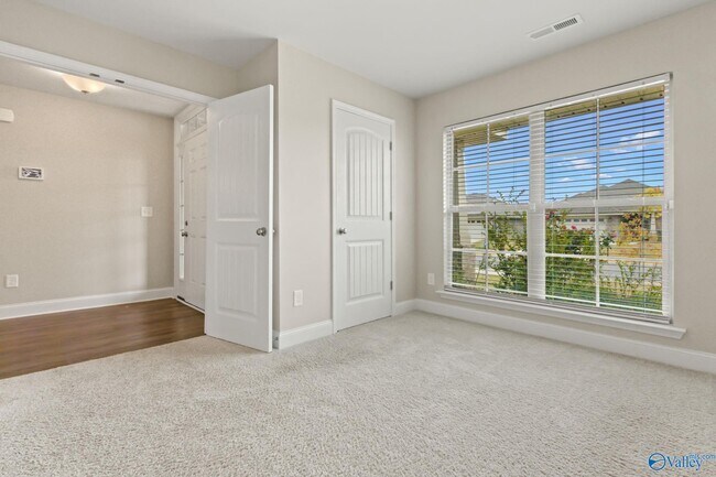 Building Photo - 122 Ardsley Dr