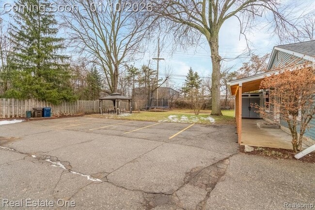 Building Photo - 310 Roe St