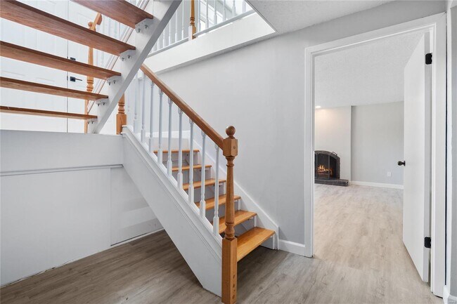 Building Photo - 836 Country Stone Dr