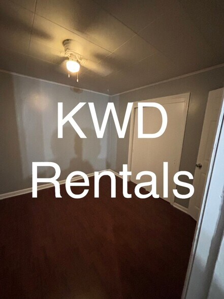 Building Photo - 129 Green Acre Dr