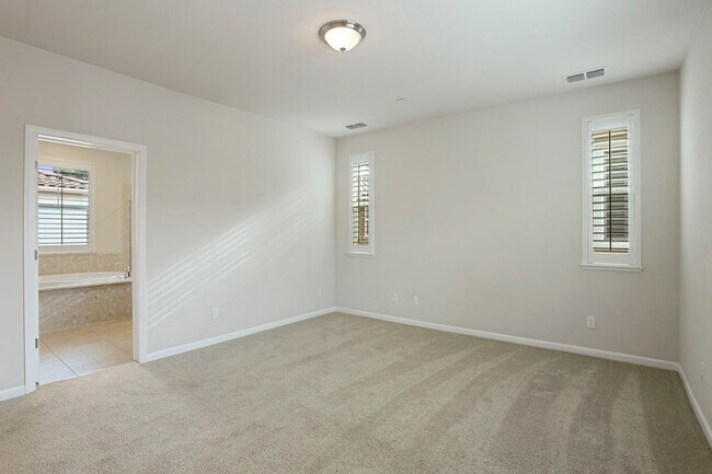 Building Photo - 3920 Purple Finch Ln