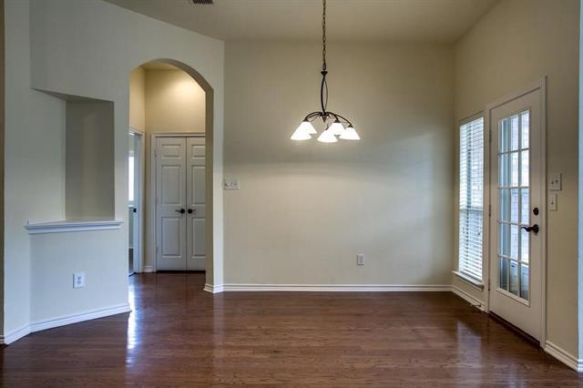 Building Photo - 314 Chisholm Trail