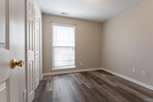 Building Photo - 107 Bridgestone Dr NE