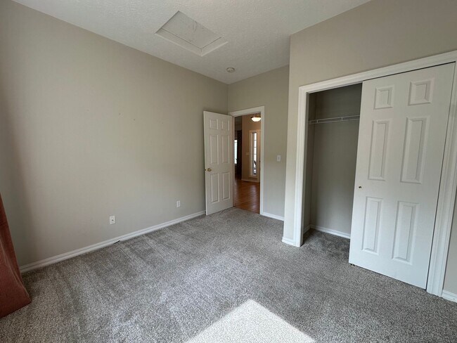 Building Photo - Spacious One-Level Living – 3 Bedrooms, 2 Baths, Central Valley School District