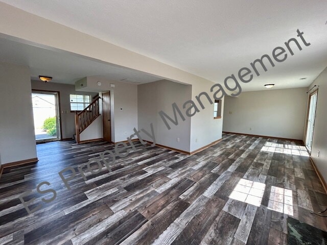 Building Photo - Great 3 Bedroom 2.5 Bathroom Two Story Home in Franklin Township!