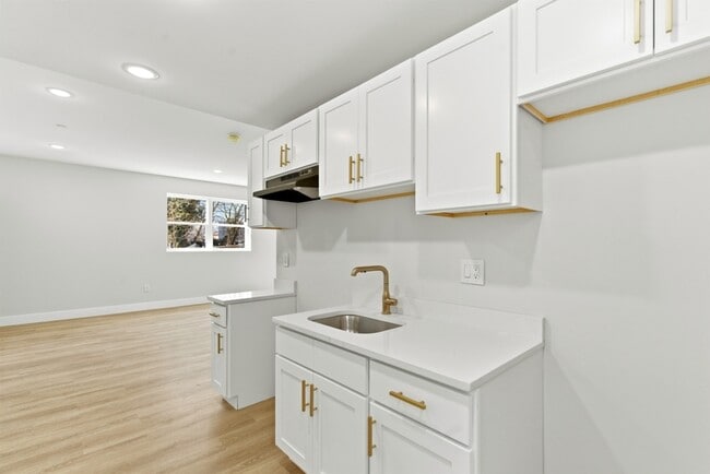 Building Photo - 5137 Master St