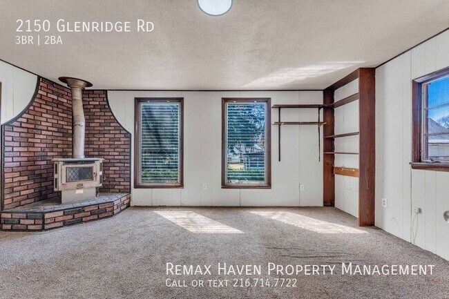 Building Photo - 2150 Glenridge Rd