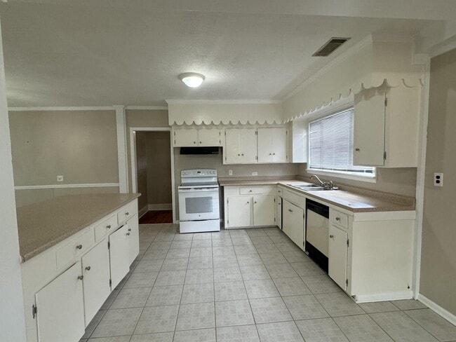 Building Photo - 432 N Lanier St