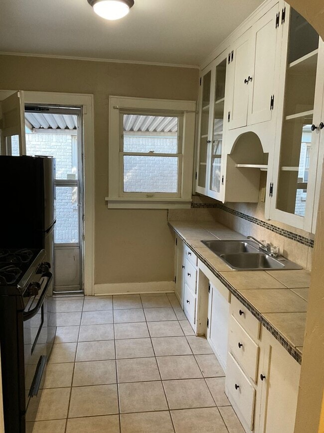 Building Photo - Beautiful Duplex + 1 bedroom + OKC