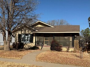 Building Photo - Furnished Short Term Rental