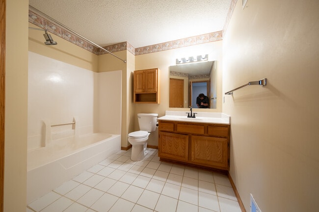 Building Photo - 17870 Cobblestone Way