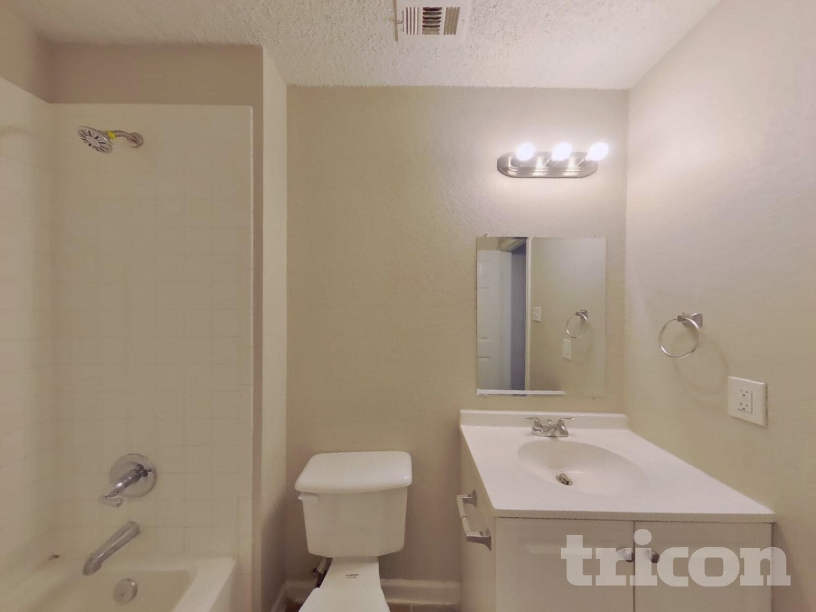 Building Photo - 716 King St