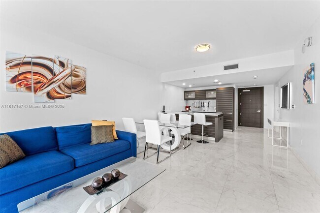 Building Photo - 200 Biscayne Blvd Way