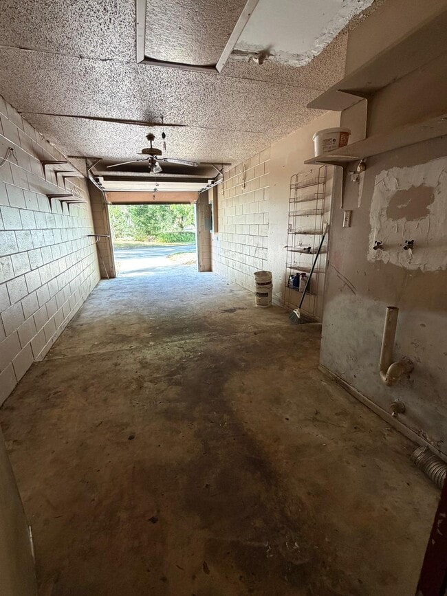 Building Photo - 101 Red Cedar Dr