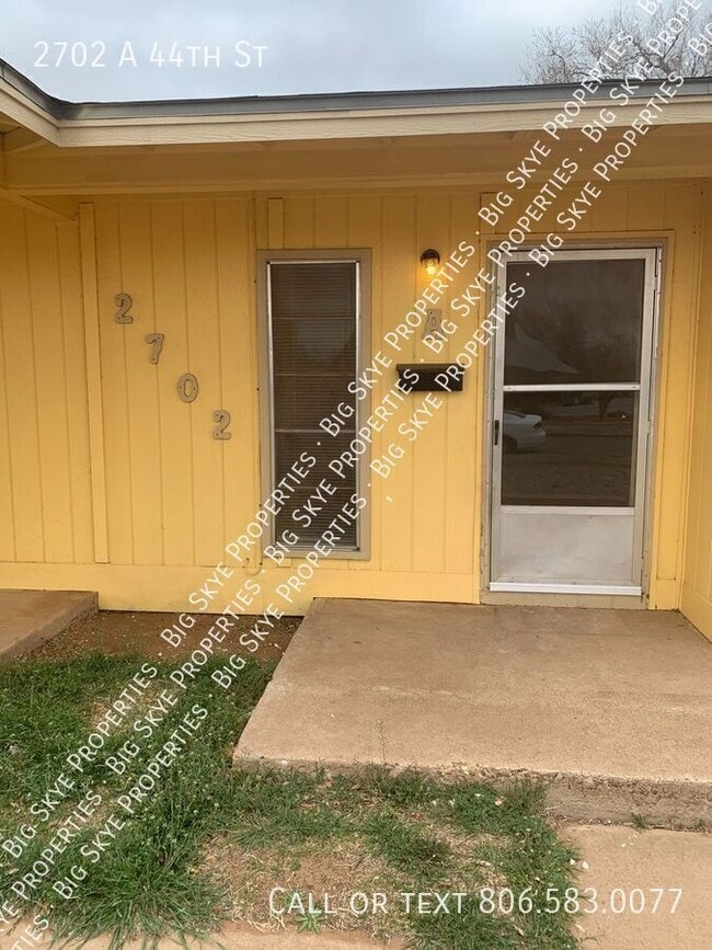 Primary Photo - 2702 44th St