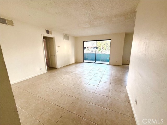 Building Photo - 14134 Delano St