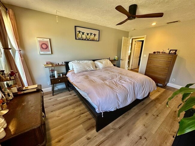 Building Photo - 4492 Brook Dr