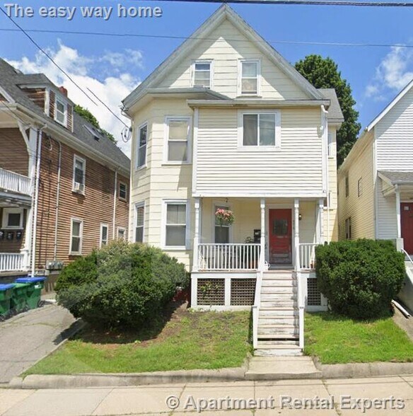 Building Photo - 578 Main St