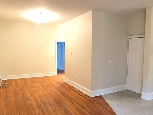 Building Photo - 55 Bright St