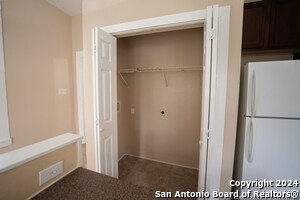 Building Photo - 622 W Russell Pl