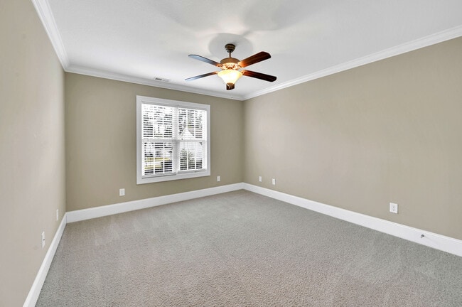 Building Photo - Brook Hollow