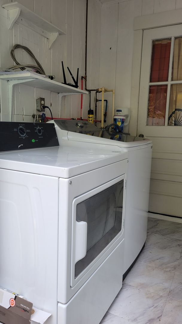 Building Photo - Annual/short term or seasonal turnkey furn...