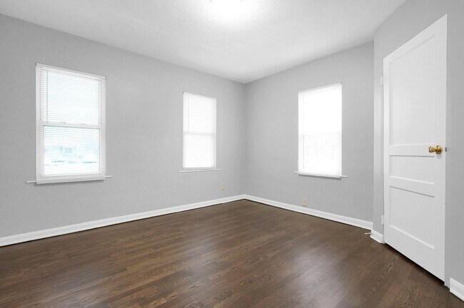 Building Photo - 2229 Middlehurst Dr