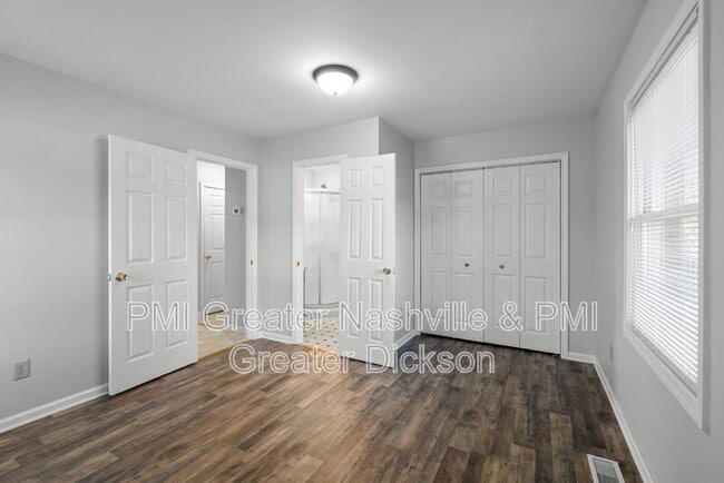 Building Photo - 8119 Vaughn Cir