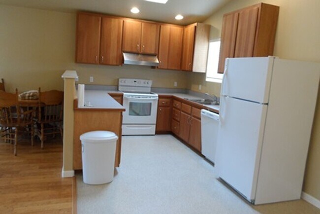 Building Photo - 9996 - Procurement Properties