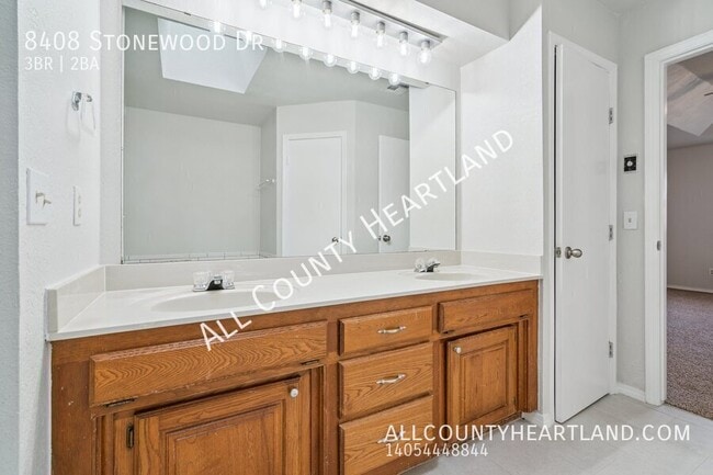 Building Photo - 8408 Stonewood Dr