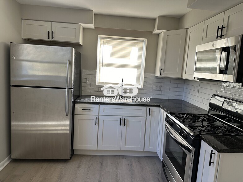 Building Photo - 1023 Cedarcroft Rd