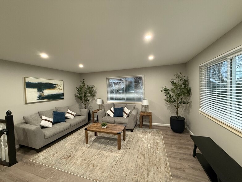 Front living room - 5916 Newcombe Ct