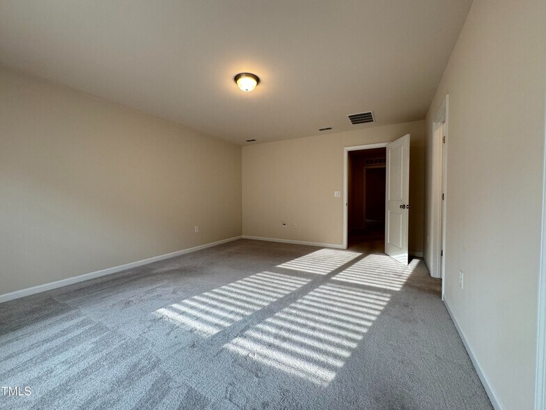 Building Photo - Room in House on Justice Union Ct