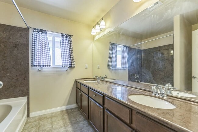 Building Photo - 6360 Stag Hollow Ct