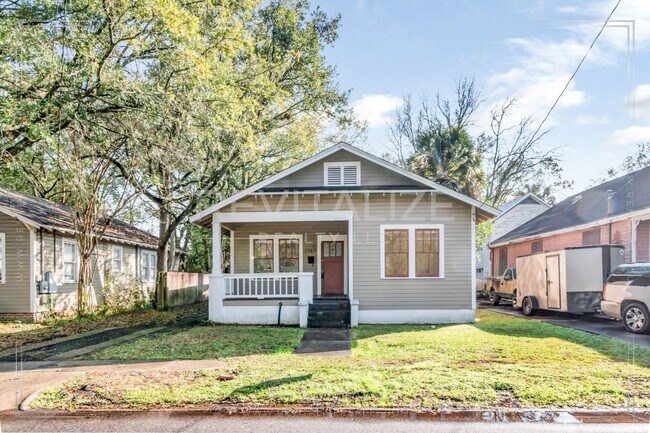 Building Photo - Charming Lower Midtown Cottage