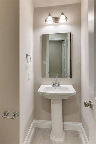 Building Photo - 913 Ponds Edge Ln