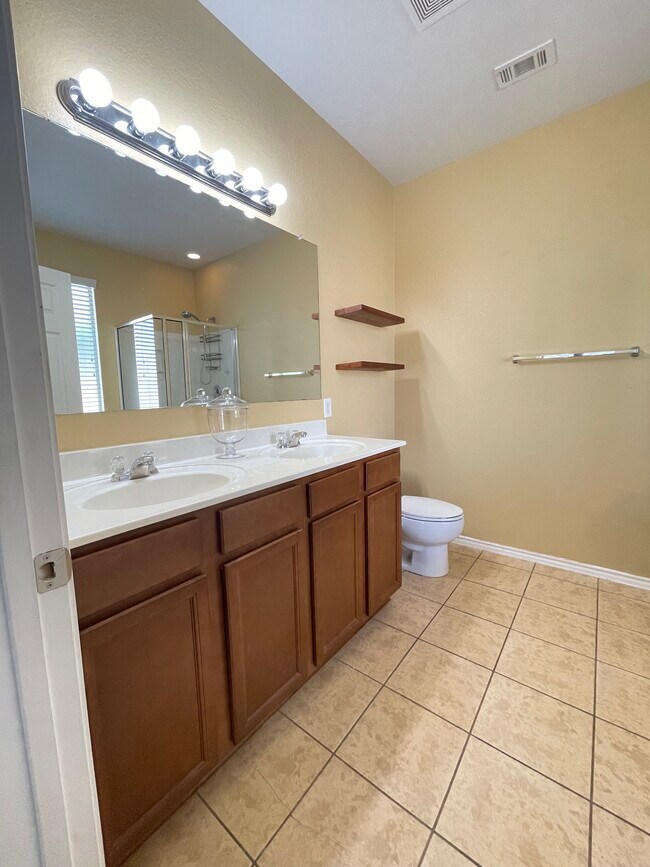 Building Photo - 16206 Raceway Downs