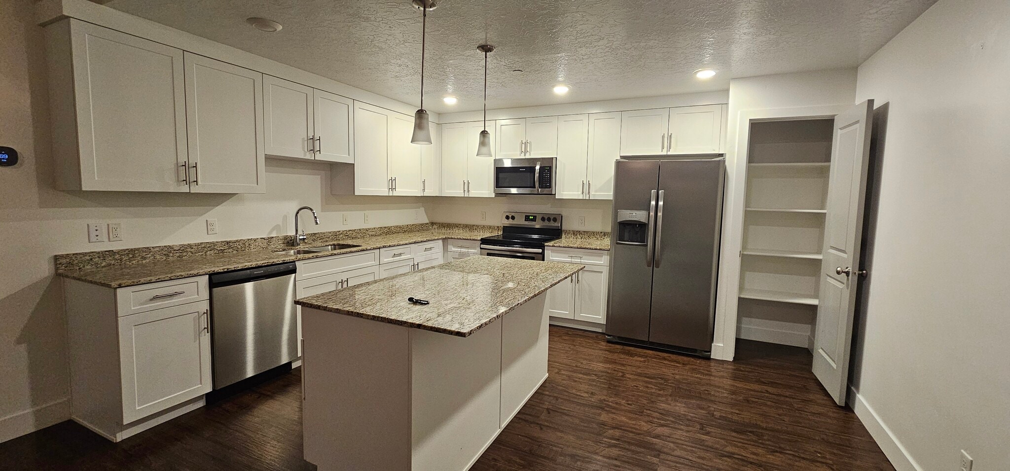 Building Photo - 875 S Depot St