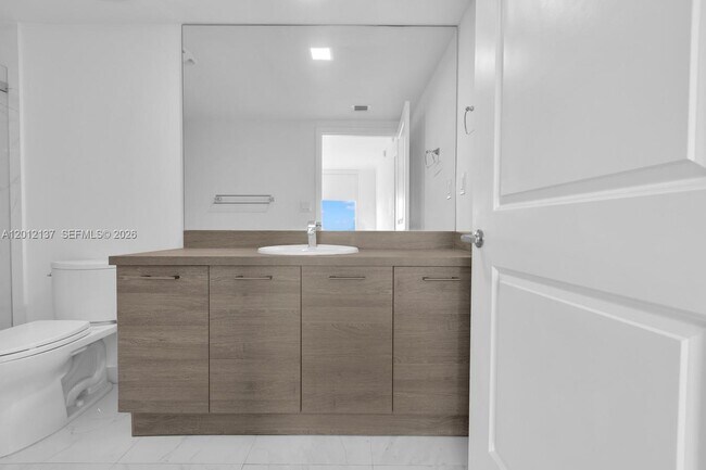 Building Photo - 400 Sunny Isles Blvd