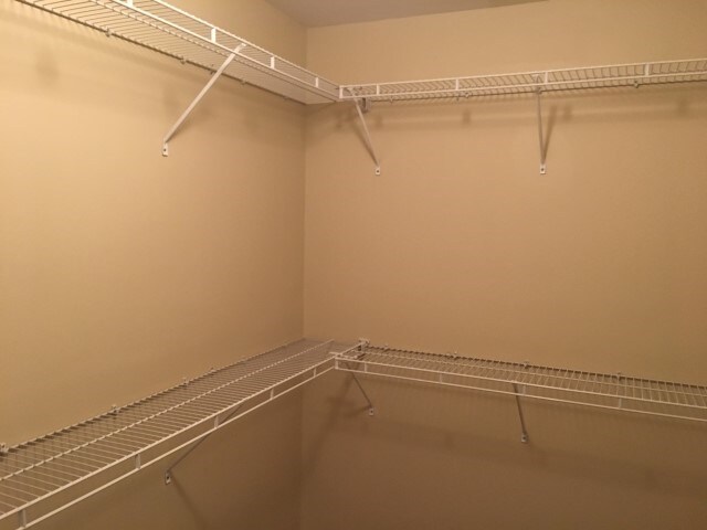 Building Photo - 5 Miller Pond Rd