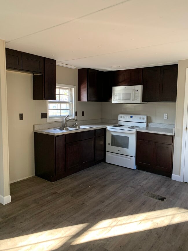 Building Photo - 385 Maddox Loop